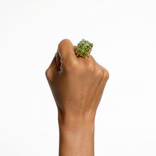 Anillo de cóctel Curiosa, Cuadrado, Verde, Baño tono oro